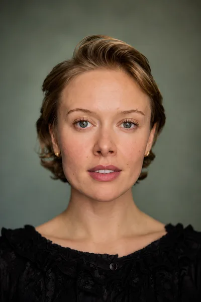 Amelia Eve
