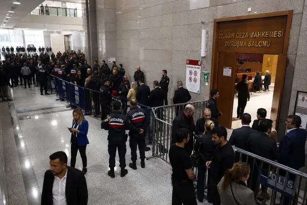 Ekrem İmamoğlu davasının görüldüğü duruşma salonu çevresinden genel görünüm