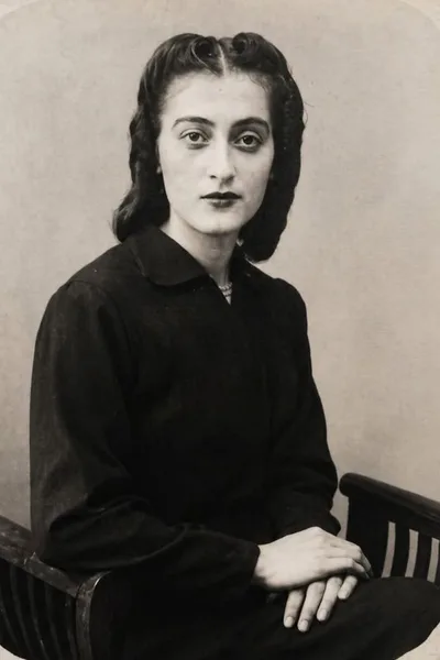 Nazan Şoray annesinin fotoğrafını 9 Mayıs 2026'da kendi instagram hesabından "Annem❤️😔" yorumuyla paylaştı